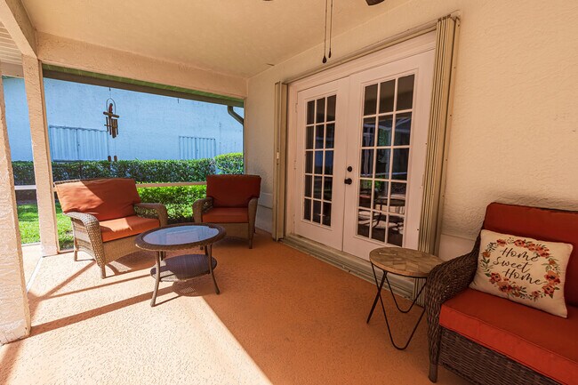 Building Photo - 1193 SW Live Oak Cove