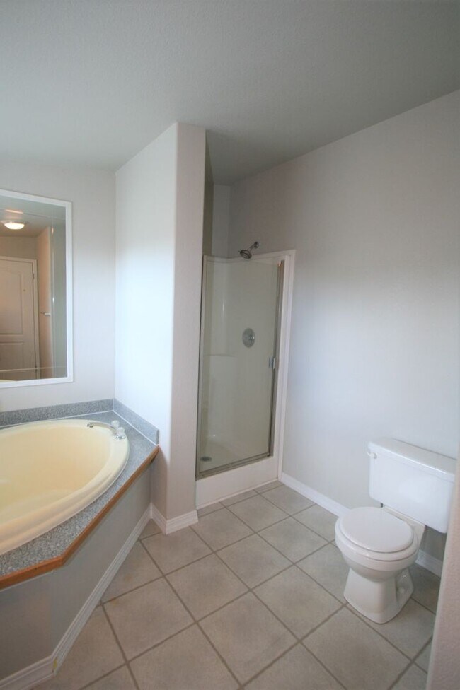 Building Photo - Great 3 Bedroom Ranch Style Home in low maintenance community!