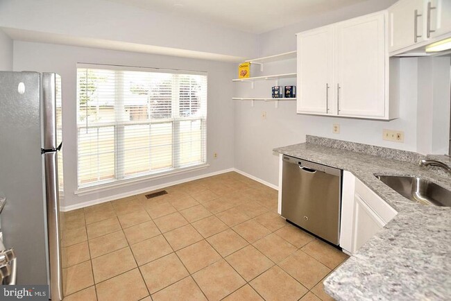 Building Photo - 20428 Cool Fern Square