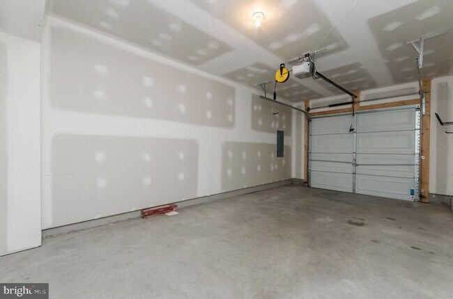 Building Photo - 172 Drexel Ct