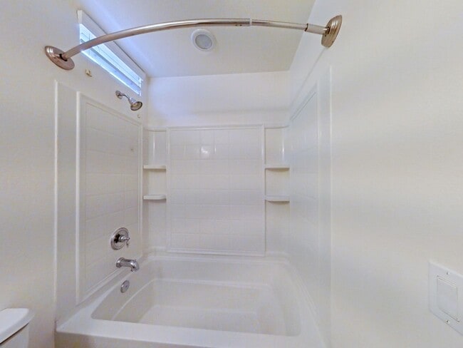 Building Photo - Spacious 3-Bedroom Home in Prime San Diego Location