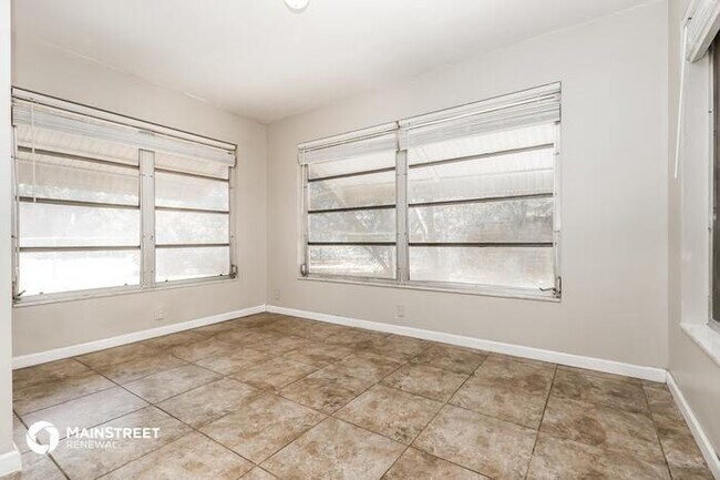 Building Photo - 7310 Star Dust Dr