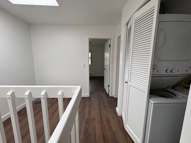 Building Photo - Completely Renovated 2 Bed 1.5 Bath West Pearl Street Condo W/Hiking Trails In Your Backyard.