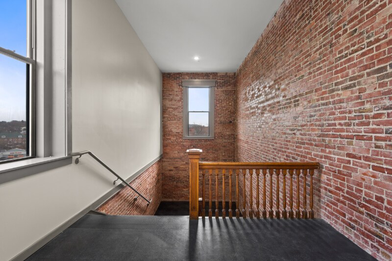 Building Photo - 56 Oak Terrace