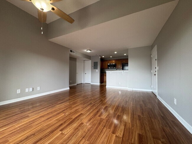 Building Photo - Altamonte Springs Top Floor Condo ~ Gated Waterfront Community ~ Must See!