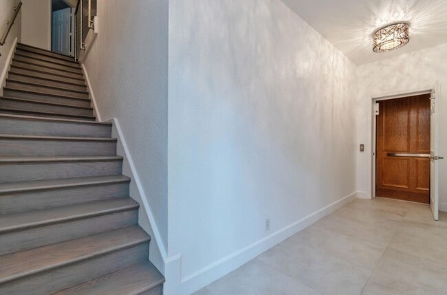 Building Photo - 2604 Center Ct Dr