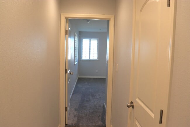 Building Photo - 1884 Clover Drive