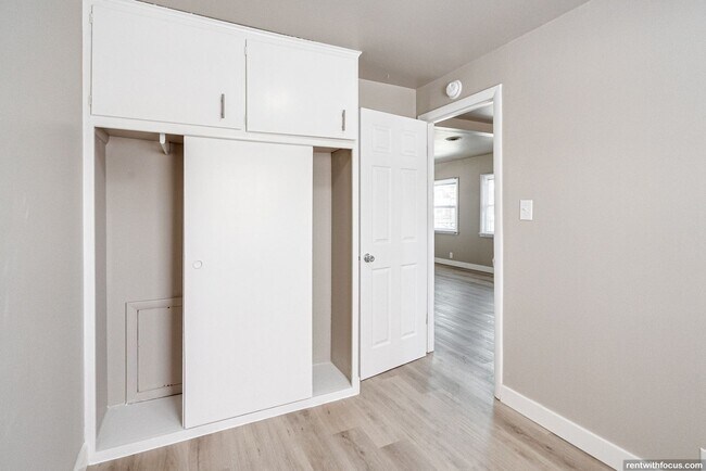 Building Photo - 1001 Main Ave