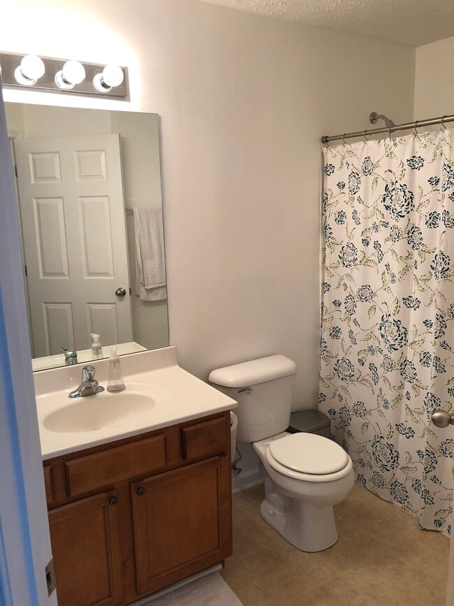 Building Photo - 7277 Charlotte Pike