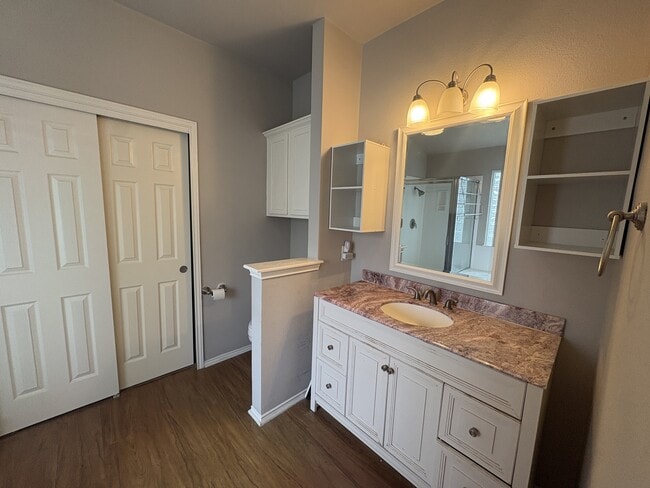 Building Photo - 4631 Mather