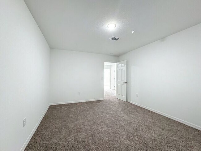 Building Photo - 1711 Barton Towne Cir