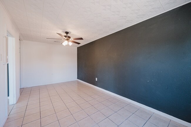 Building Photo - 1322 N Lincoln Ave