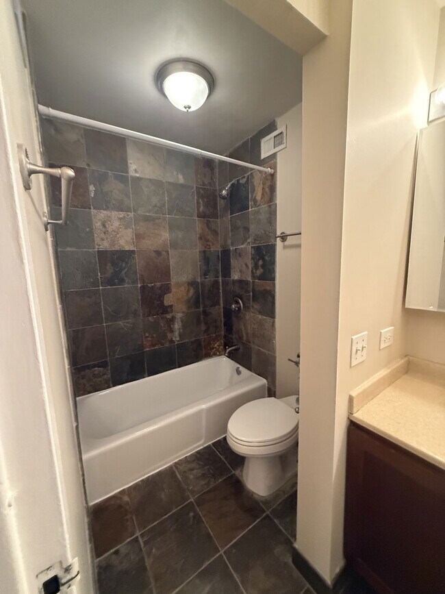 Building Photo - 222 E Pearson St