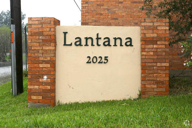 Building Photo - Lantana Apartments