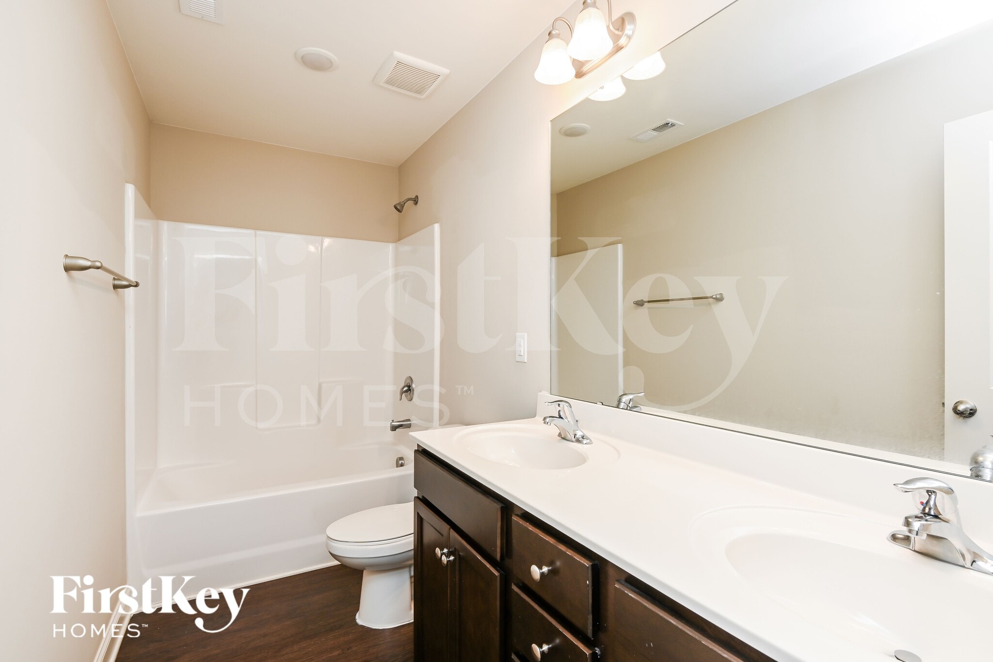 Building Photo - 9317 Sloan Forest Dr