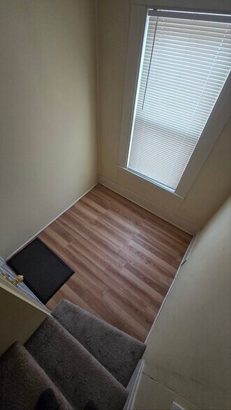 Building Photo - 27 Union St