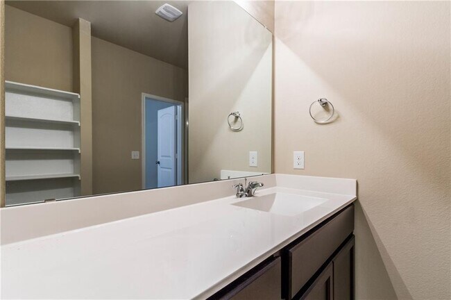 Building Photo - 6521 Ranchito Dr