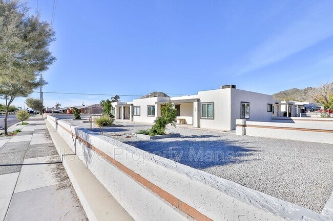 Primary Photo - 102 E Hatcher Rd