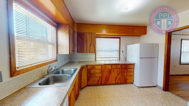 Building Photo - 5329 N Willamette Blvd