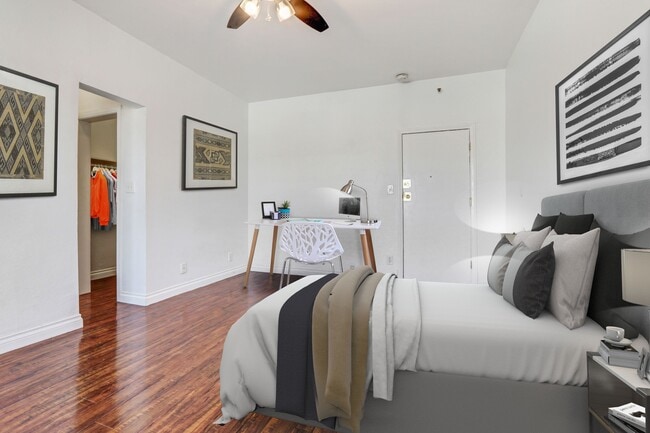 Building Photo - 512 S Park View St