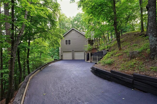 Building Photo - 127 Columbine Dr