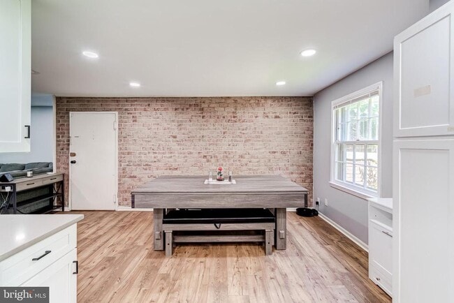 Building Photo - 6012 Westchester Park Dr