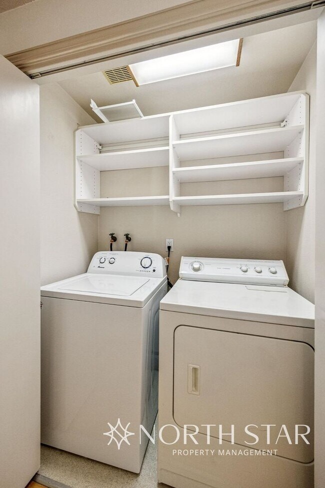 Building Photo - Charming One-Level Home on a Quiet Cul-de-...