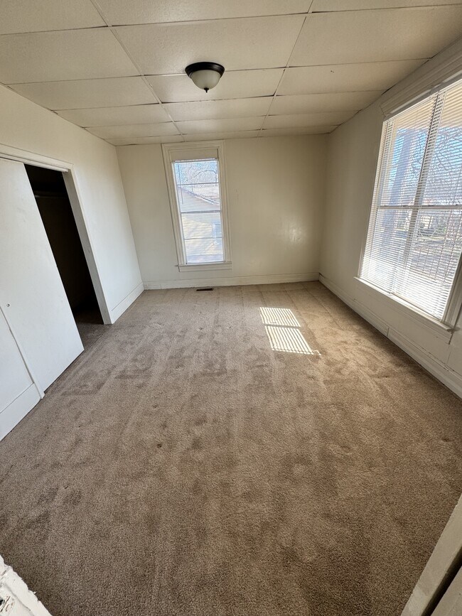 Building Photo - 3900 38th Ave N