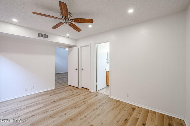 Building Photo - 8940 W Olive Ave