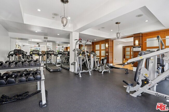 Building Photo - 100 S Alameda St