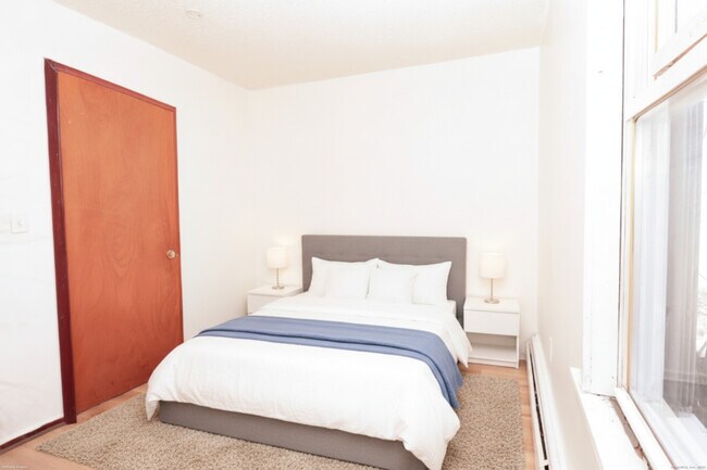 Building Photo - 117 Lamberton St