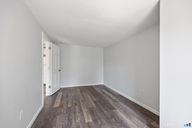 Building Photo - 9 Guiel Pl