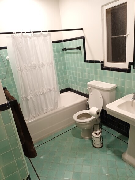 Building Photo - 359 Heather Heights Ct