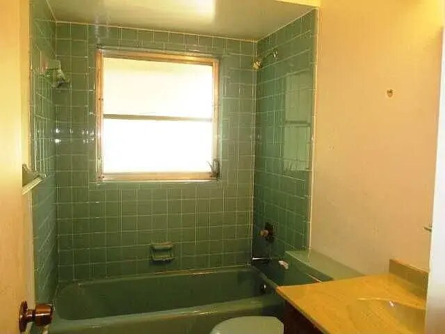 Building Photo - 2231 Iris Way