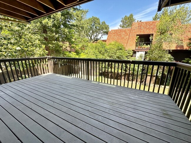 Building Photo - Beautiful San Rafael Home