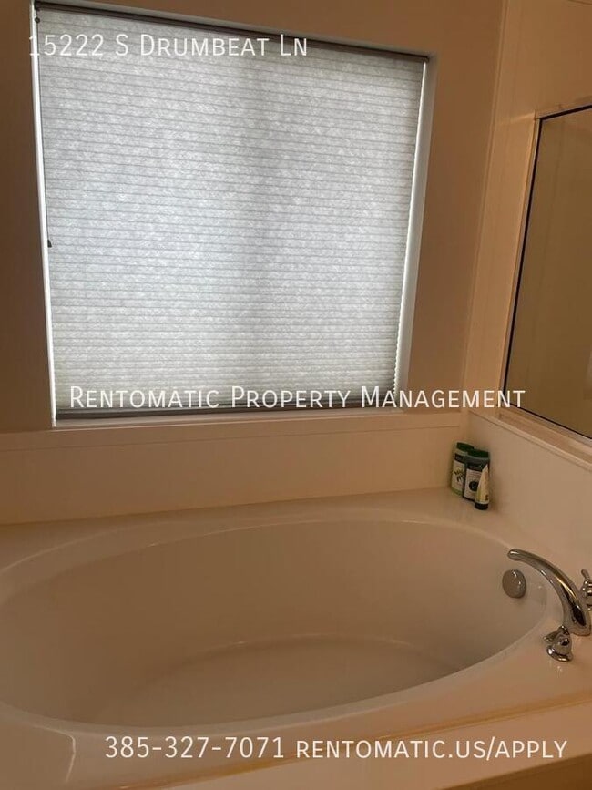 Building Photo - 15222 Drumbeat Ln