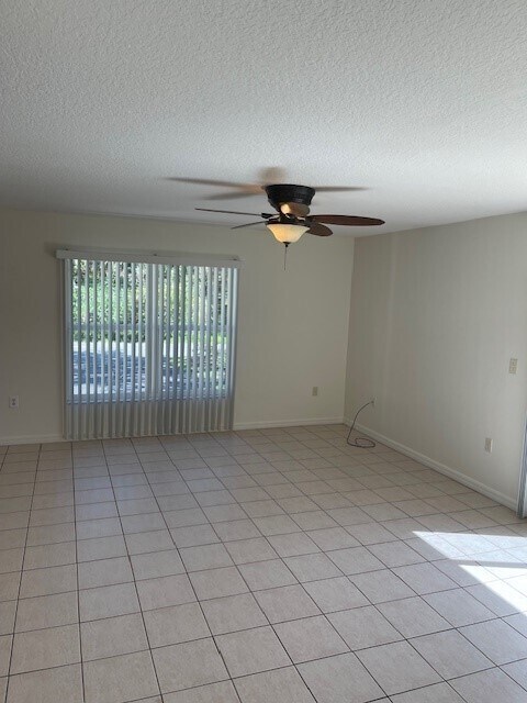 Building Photo - 1869 Highland Rd