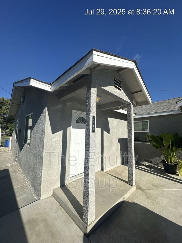 Building Photo - 126 W San Joaquin Ave