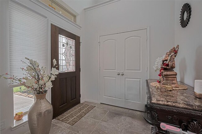Building Photo - 14214 Singing Oaks Trl