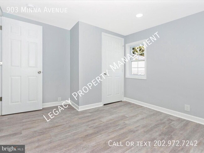 Building Photo - 903 Minna Ave