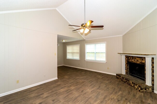 Building Photo - 7135 Hillshire Dr