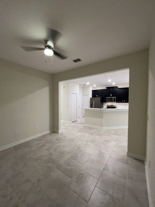 Building Photo - 1058 Quaker Rdg Ln