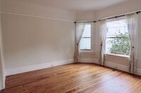 Building Photo - Freshly Updated Pet Friendly First Floor with Parking and Laundry