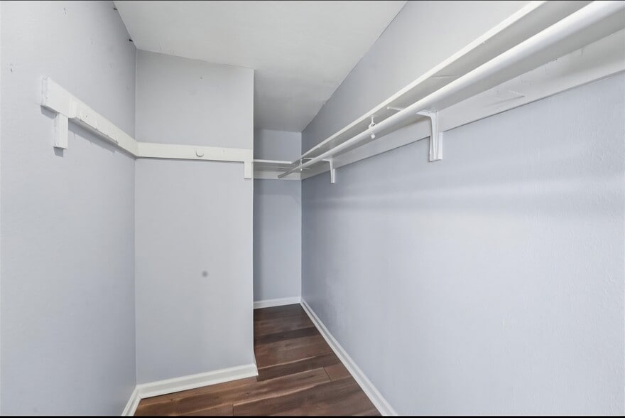 Building Photo - 6526 Linden St