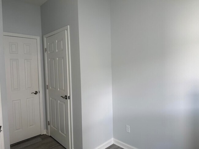 Building Photo - 2111 Owens St