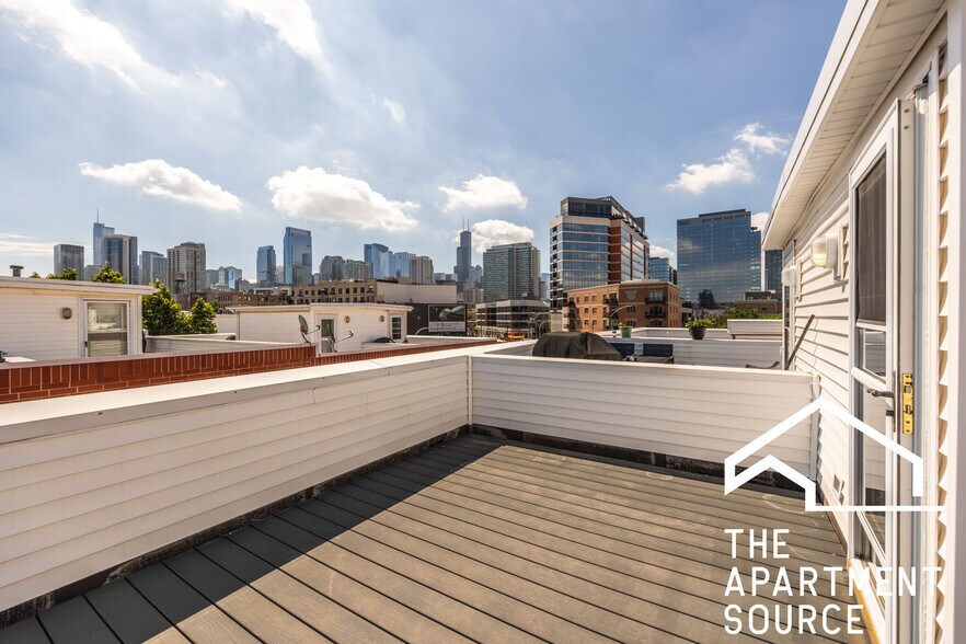 Building Photo - 855 W Erie St