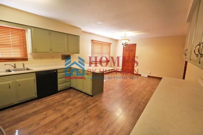 Building Photo - 4 Bedroom | 3 Bath | Newburgh by Gateway