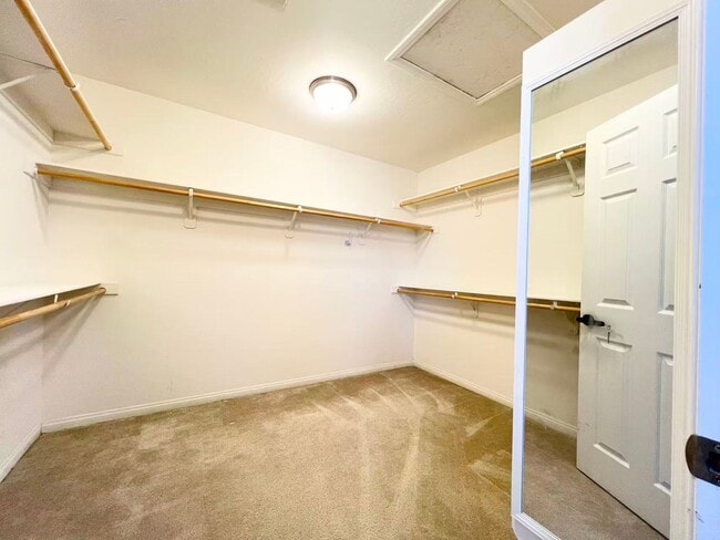 Building Photo - Well-maintained 4-bedroom, 3-bath home in a desirable gated community
