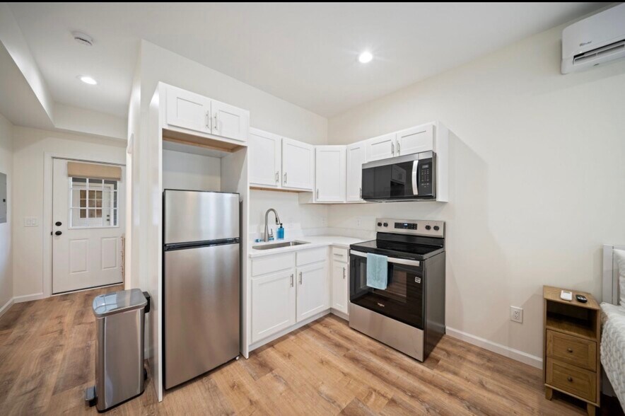 Building Photo - 5069 Peachtree Ave