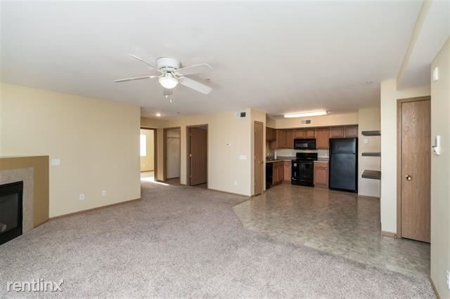 Building Photo - 2 br, 1 bath  - 4600 Grand Ave Unit C